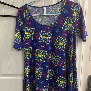 Lularoe medium perfect tee
